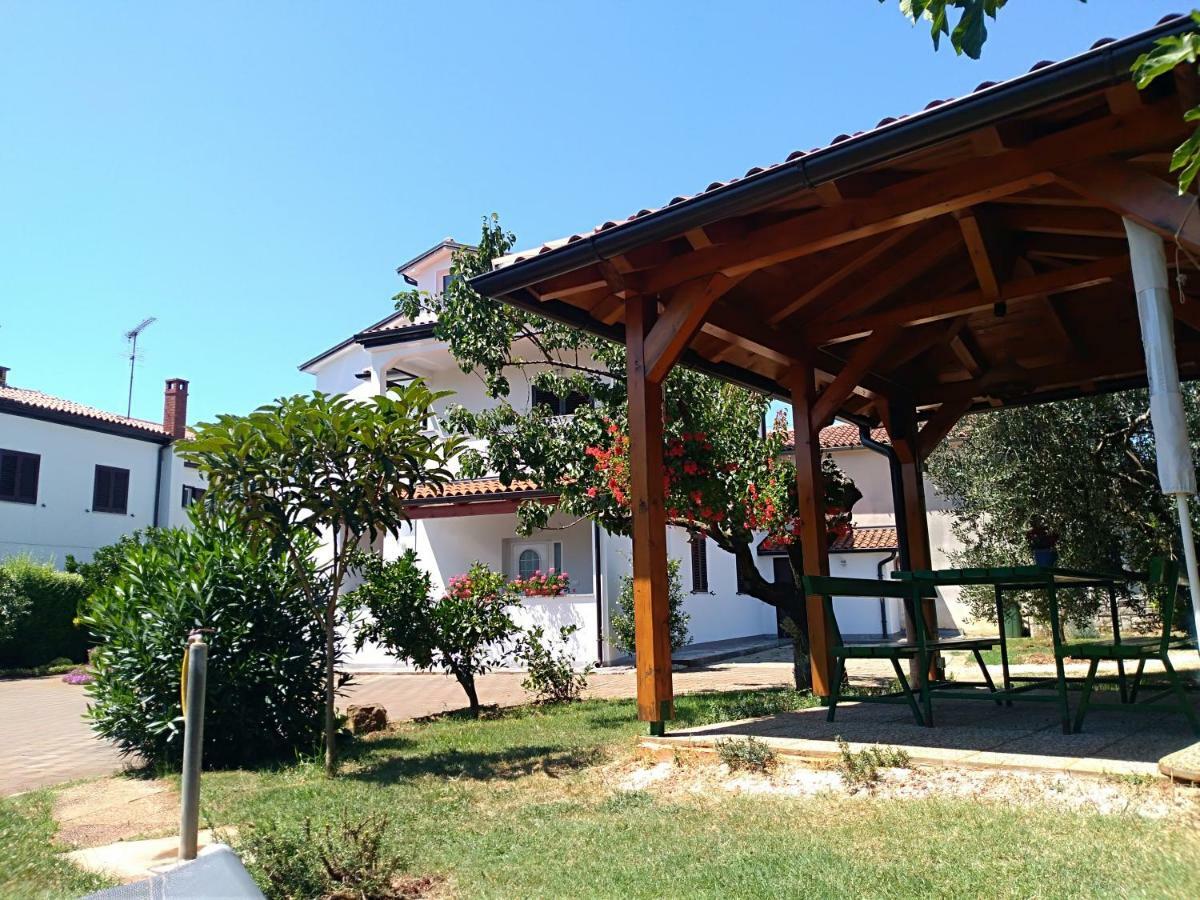 Apartment Ivana Novigrad Istria Exteriér fotografie